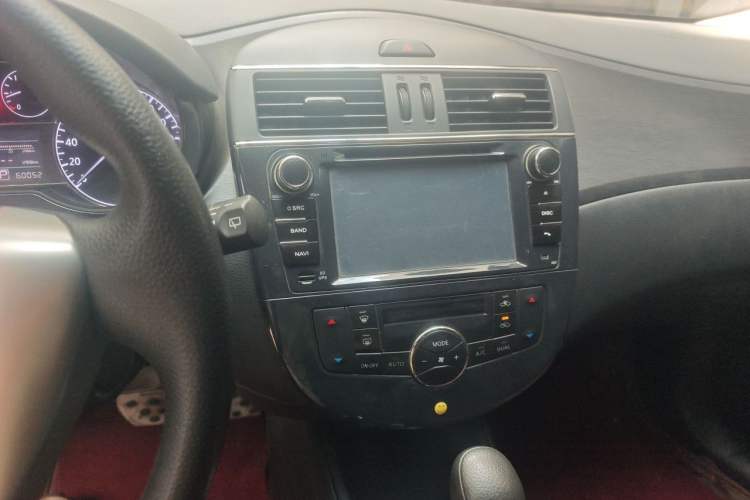 Used Nissan Tiida 2011 1.6L CVT Smart Version Audio And AC Panel