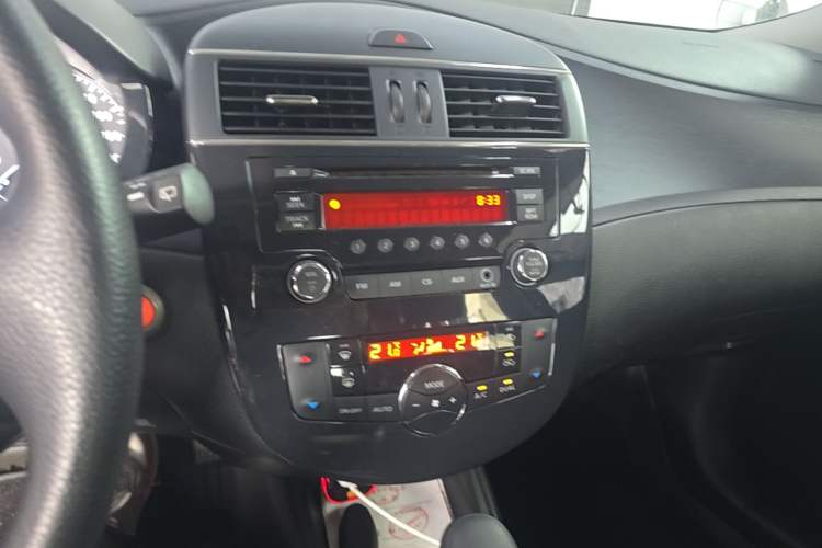 Used Nissan Tiida 2011 1.6L CVT Smart Version Audio And AC Panel