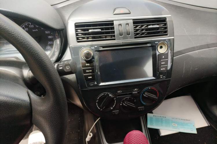 Used Nissan Tiida 2011 1.6L CVT Comfort Model Audio And AC Panel