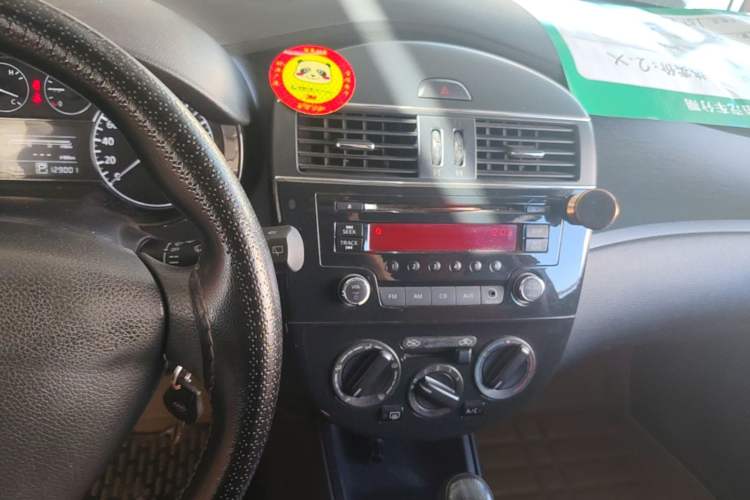 Used Nissan Tiida 2011 1.6L CVT Comfort Model Audio And AC Panel