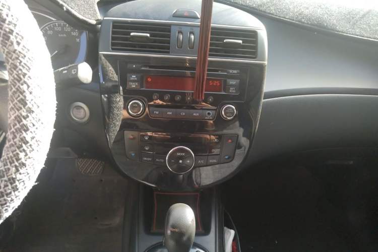 Used Nissan Tiida 2011 1.6L CVT Smart Version Audio And AC Panel