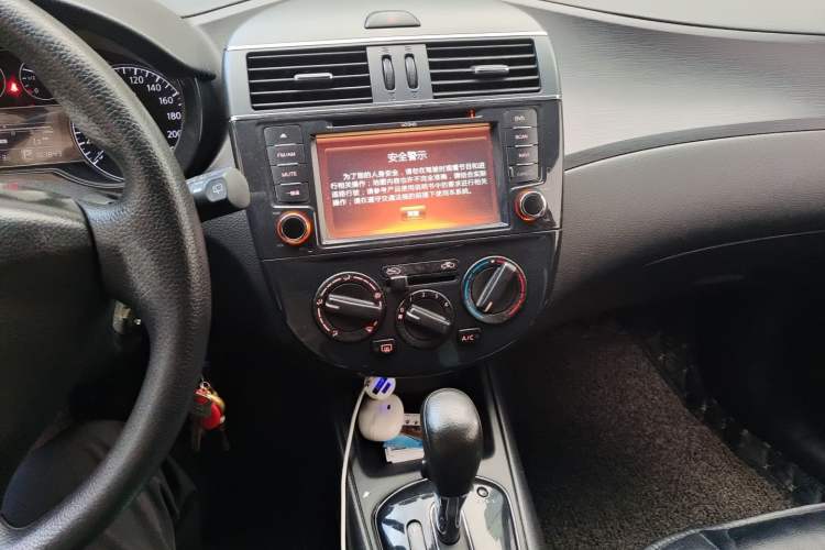 Used Nissan Tiida 2011 1.6L CVT Comfort Model Audio And AC Panel