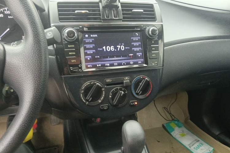 Used Nissan Tiida 2011 1.6L CVT Comfort Model Audio And AC Panel