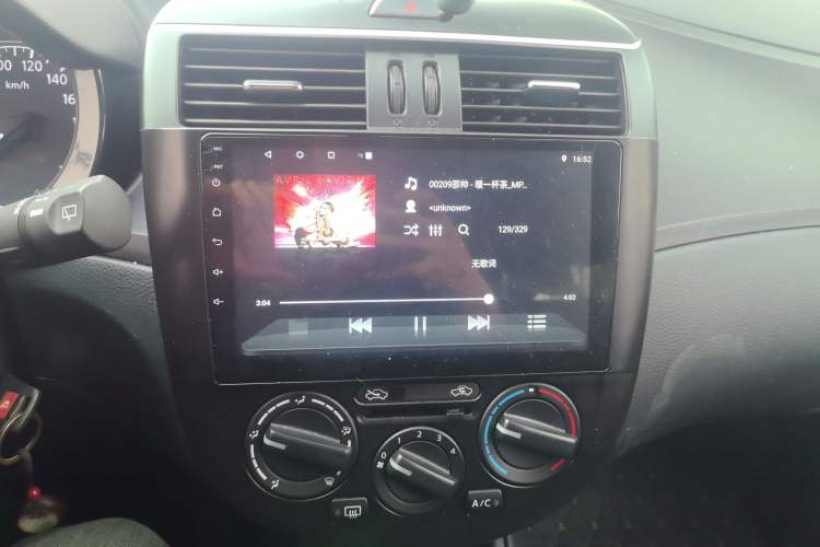 Used Nissan Tiida 2011 1.6L CVT Comfort Model Audio And AC Panel