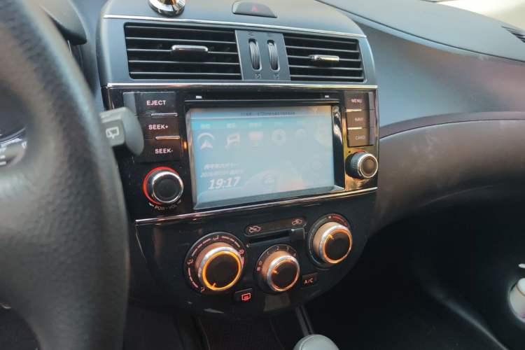Used Nissan Tiida 2011 1.6L CVT Comfort Model Audio And AC Panel