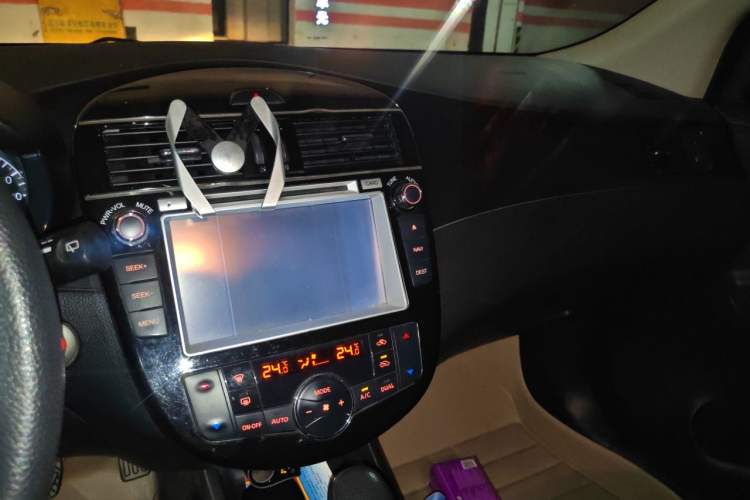 Used Nissan Tiida 2011 1.6L CVT Smart Version Audio And AC Panel