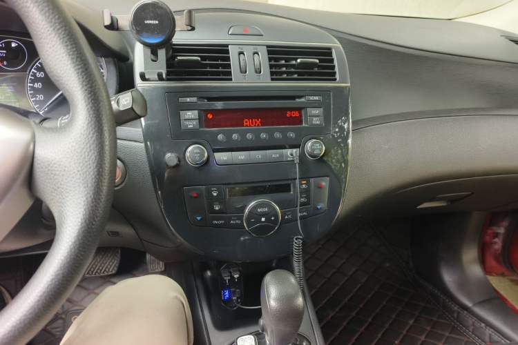 Used Nissan Tiida 2011 1.6L CVT Smart Version Audio And AC Panel