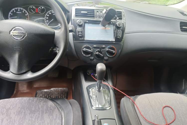 Used Nissan Tiida 2011 1.6L CVT Comfort Model Audio And AC Panel