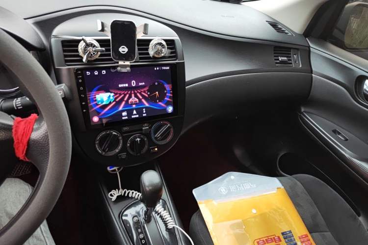 Used Nissan Tiida 2011 1.6L CVT Comfort Model Audio And AC Panel