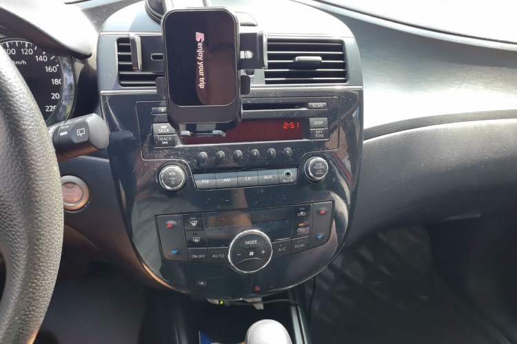Used Nissan Tiida 2011 1.6L CVT Smart Version Audio And AC Panel