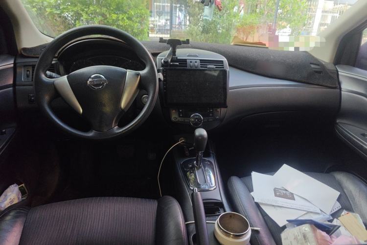 Used Nissan Tiida 2011 1.6L CVT Smart Version Center Console