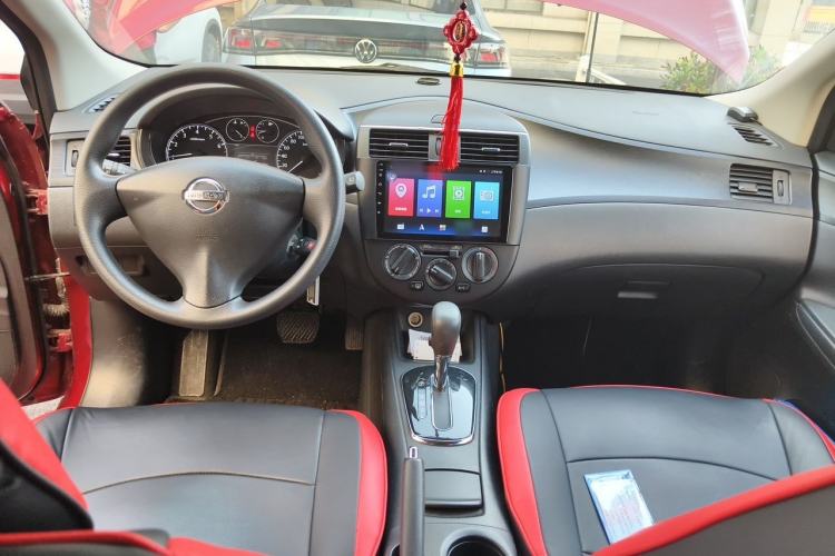 Used Nissan Tiida 2011 1.6L CVT Comfort Model Center Console