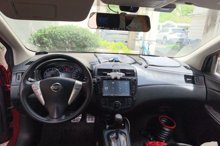 Used Nissan Tiida 2011 1.6L CVT Smart Version Center Console