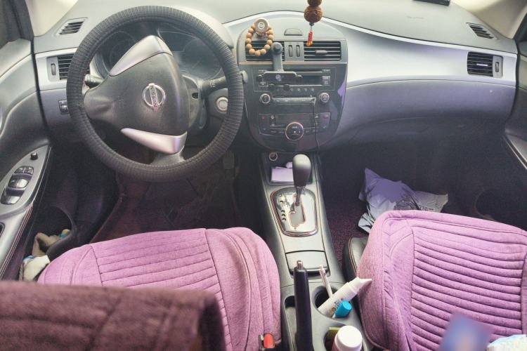 Used Nissan Tiida 2011 1.6T M-CVT Dynamic Edition Center Console