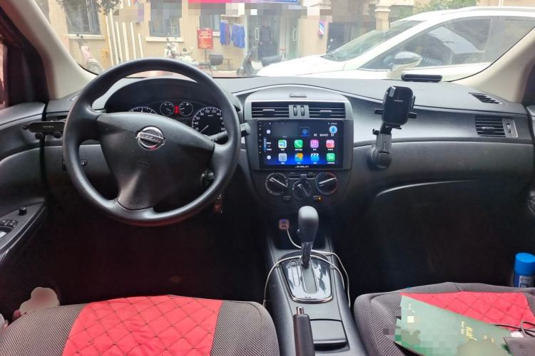 Used Nissan Tiida 2011 1.6L CVT Comfort Model Center Console