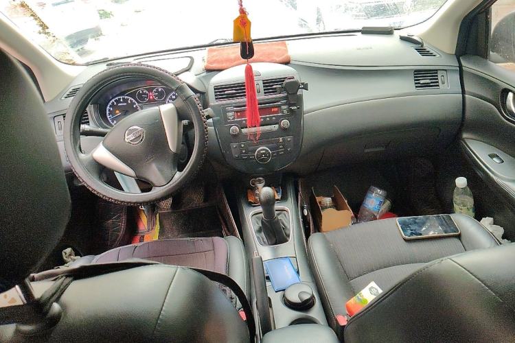 Used Nissan Tiida 2011 1.6L Manual Smart Version Center Console