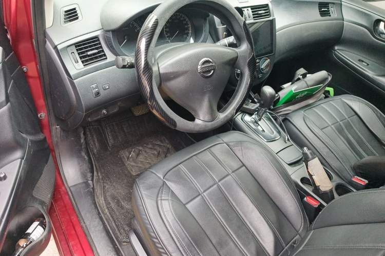 Used Nissan Tiida 2011 1.6L CVT Comfort Model Center Console