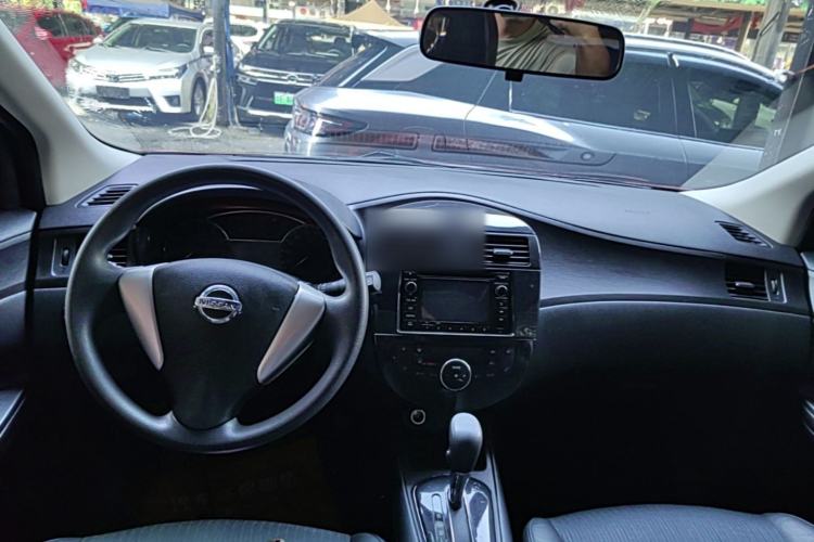 Used Nissan Tiida 2011 1.6L CVT Smart Version Center Console