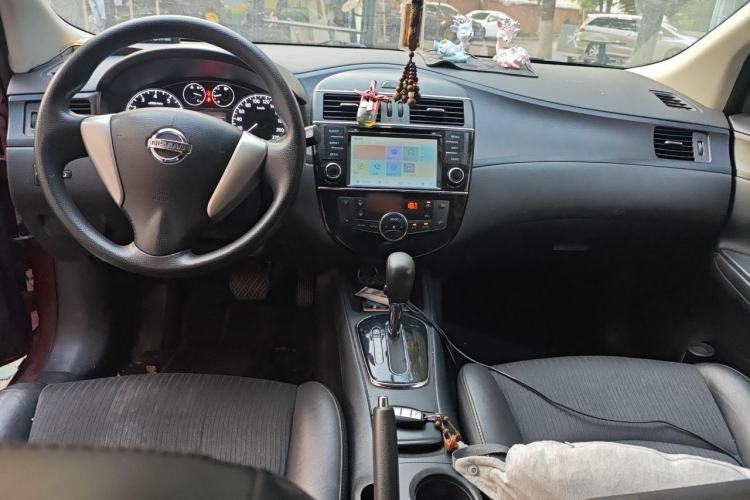Used Nissan Tiida 2011 1.6L CVT Smart Version Center Console