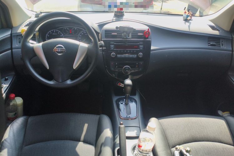 Used Nissan Tiida 2011 1.6L CVT Smart Version Center Console