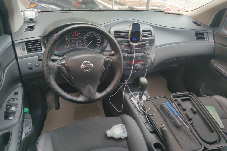 Used Nissan Tiida 2011 1.6L CVT Smart Version Center Console
