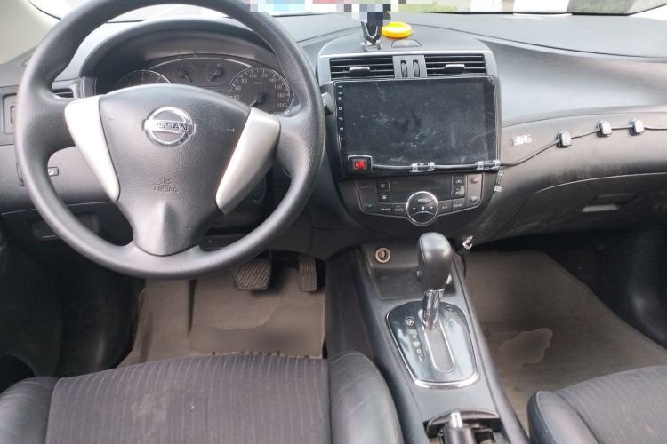 Used Nissan Tiida 2011 1.6L CVT Smart Version Center Console