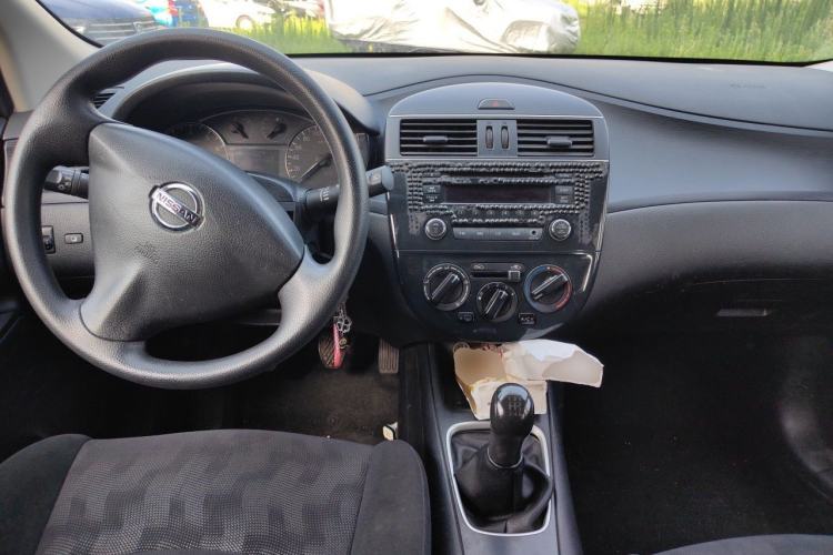 Used Nissan Tiida 2011 1.6L Manual Comfort Edition Center Console