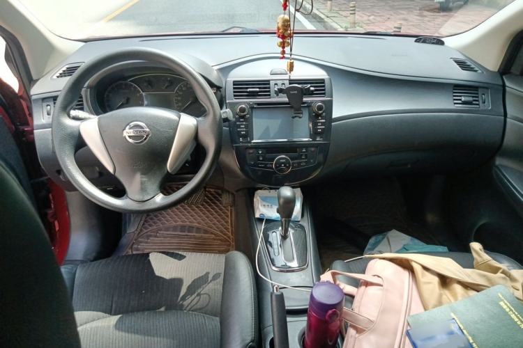 Used Nissan Tiida 2011 1.6L CVT Smart Version Center Console