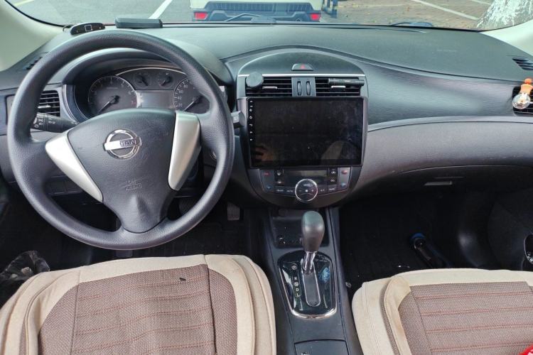 Used Nissan Tiida 2011 1.6L CVT Smart Version Center Console