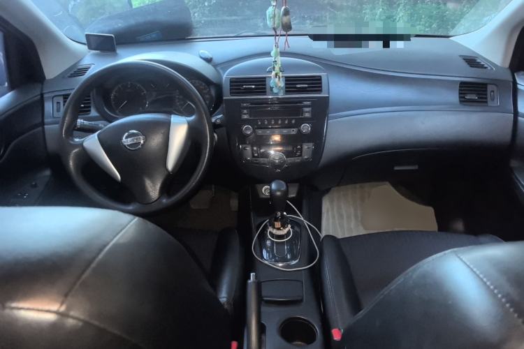 Used Nissan Tiida 2011 1.6L CVT Smart Version Center Console