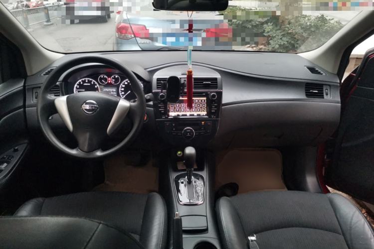 Used Nissan Tiida 2011 1.6L CVT Smart Version Center Console