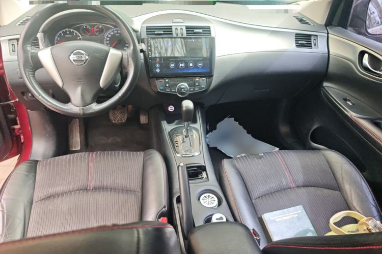 Used Nissan Tiida 2011 1.6T M-CVT Cool Edition Center Console