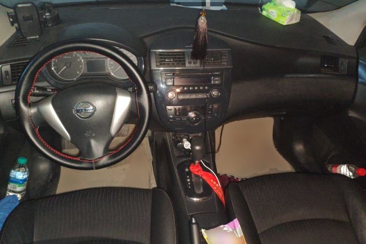 Used Nissan Tiida 2011 1.6L CVT Smart Version Center Console