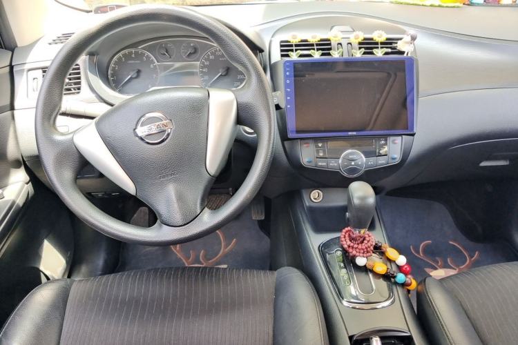 Used Nissan Tiida 2011 1.6L CVT Smart Version Center Console