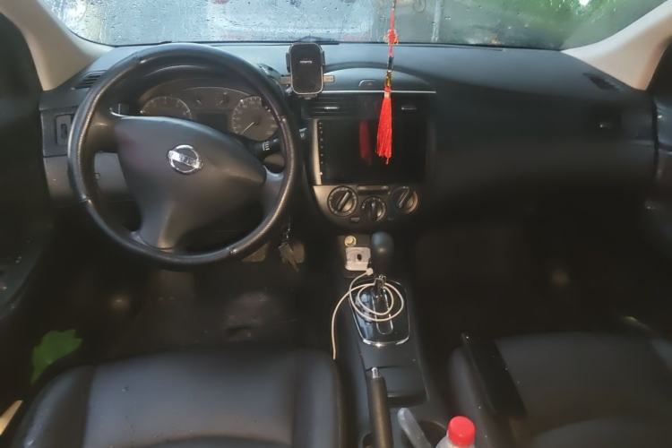 Used Nissan Tiida 2011 1.6L CVT Comfort Model Center Console