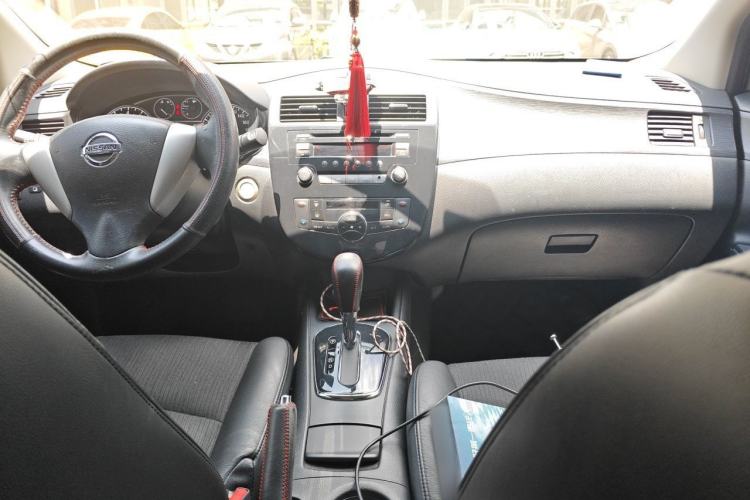 Used Nissan Tiida 2011 1.6L CVT Smart Version Center Console