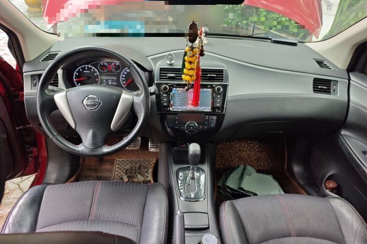 Used Nissan Tiida 2011 1.6T M-CVT Dynamic Edition Center Console