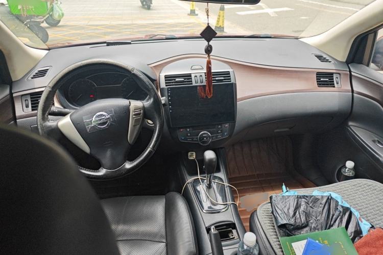 Used Nissan Tiida 2011 1.6L CVT Smart Version Center Console