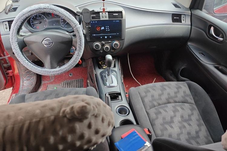 Used Nissan Tiida 2011 1.6L CVT Comfort Model Center Console