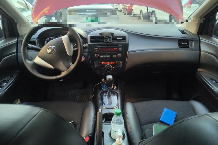 Used Nissan Tiida 2011 1.6L CVT Smart Version Center Console