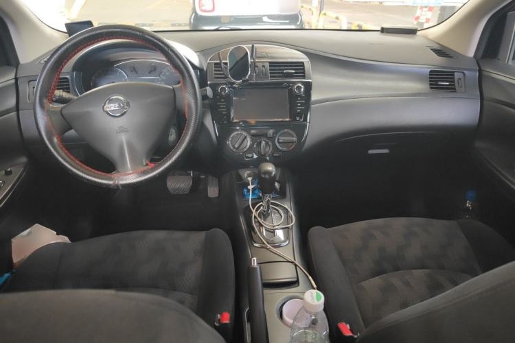 Used Nissan Tiida 2011 1.6L CVT Comfort Model Center Console