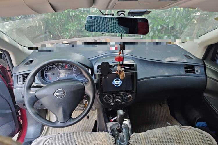 Used Nissan Tiida 2011 1.6L CVT Comfort Model Center Console