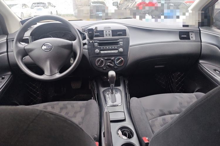 Used Nissan Tiida 2011 1.6L CVT Comfort Model Center Console