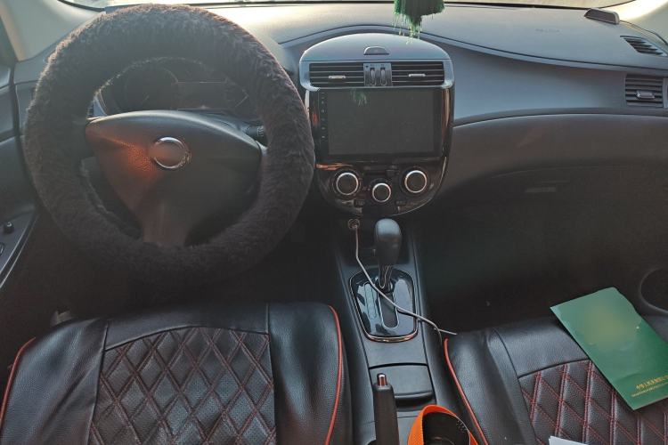 Used Nissan Tiida 2011 1.6L CVT Comfort Model Center Console