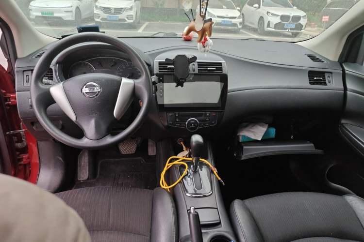 Used Nissan Tiida 2011 1.6L CVT Smart Version Center Console
