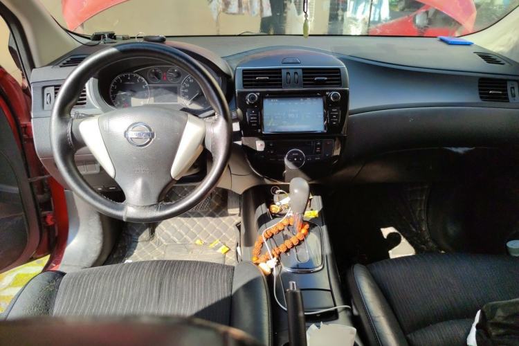Used Nissan Tiida 2011 1.6L CVT Smart Version Center Console