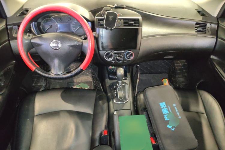 Used Nissan Tiida 2011 1.6L CVT Comfort Model Center Console