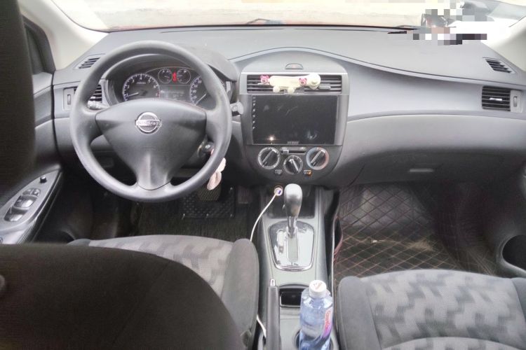 Used Nissan Tiida 2011 1.6L CVT Comfort Model Center Console