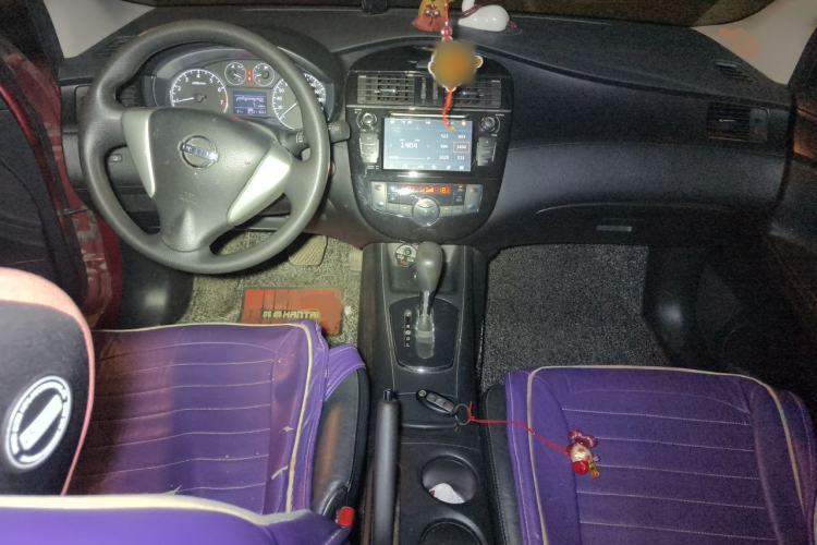 Used Nissan Tiida 2011 1.6L CVT Smart Version Center Console