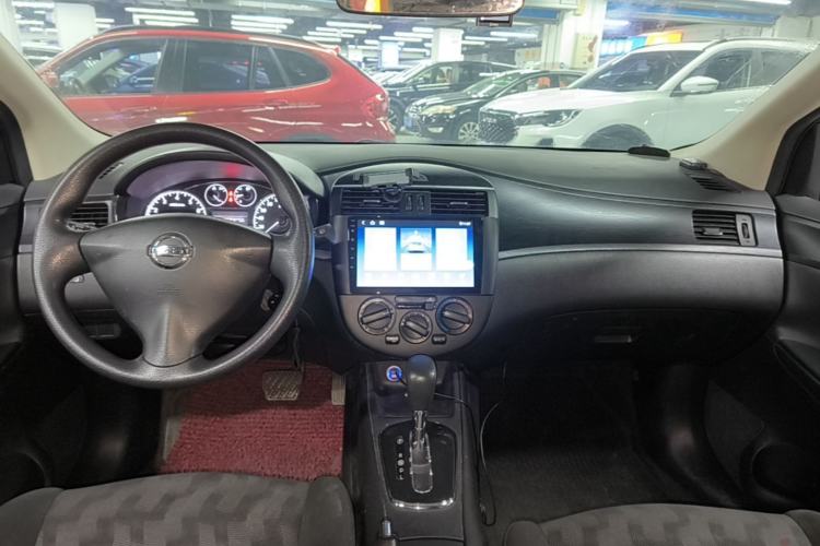 Used Nissan Tiida 2011 1.6L CVT Comfort Model Center Console
